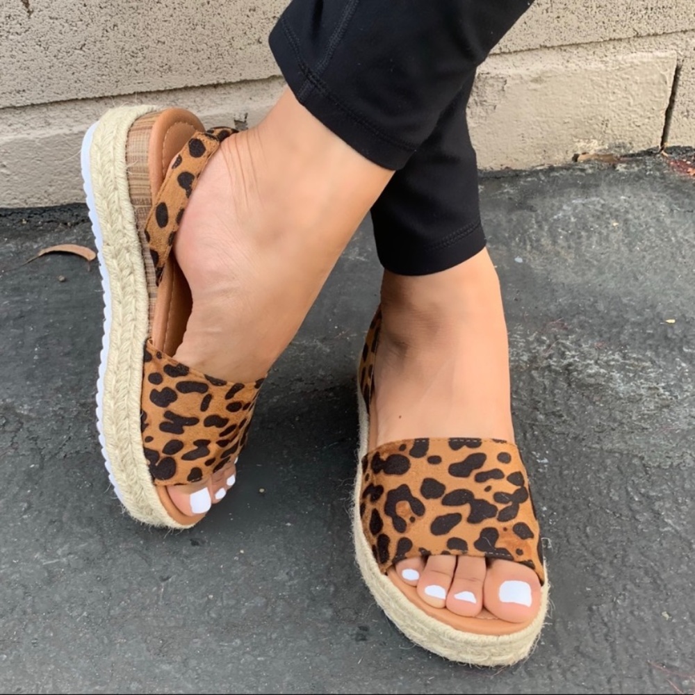 Leopard print sandals - Picture 4 of 7